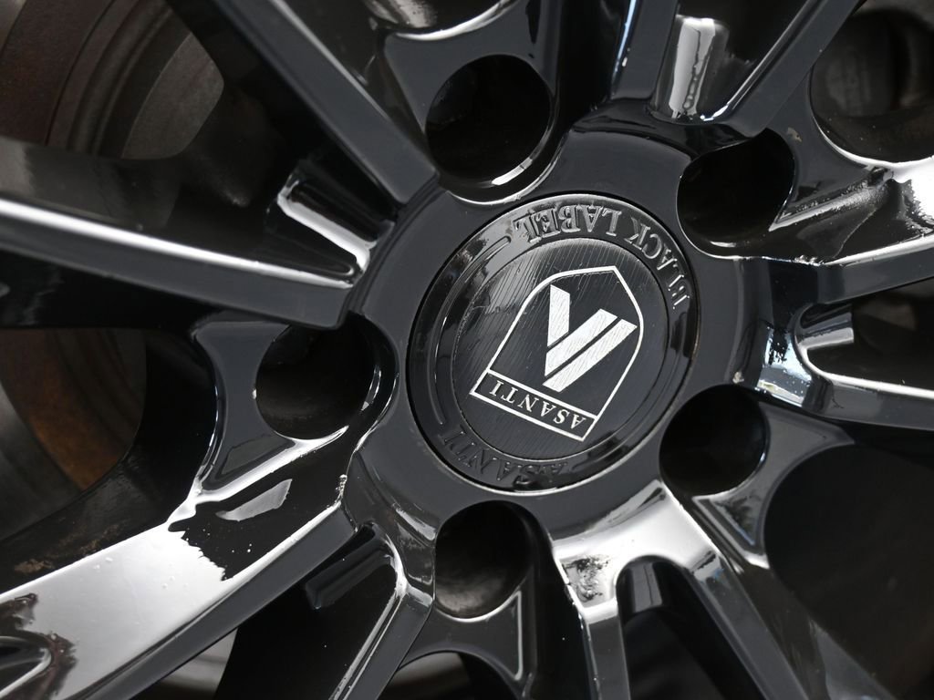 Used 2019 Dodge Challenger SXT image 32