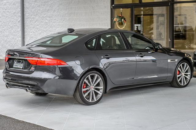 Used 2018 Jaguar XF S image 9