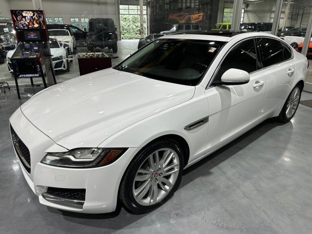 Used 2017 Jaguar XF Prestige AWD/4WD image 9