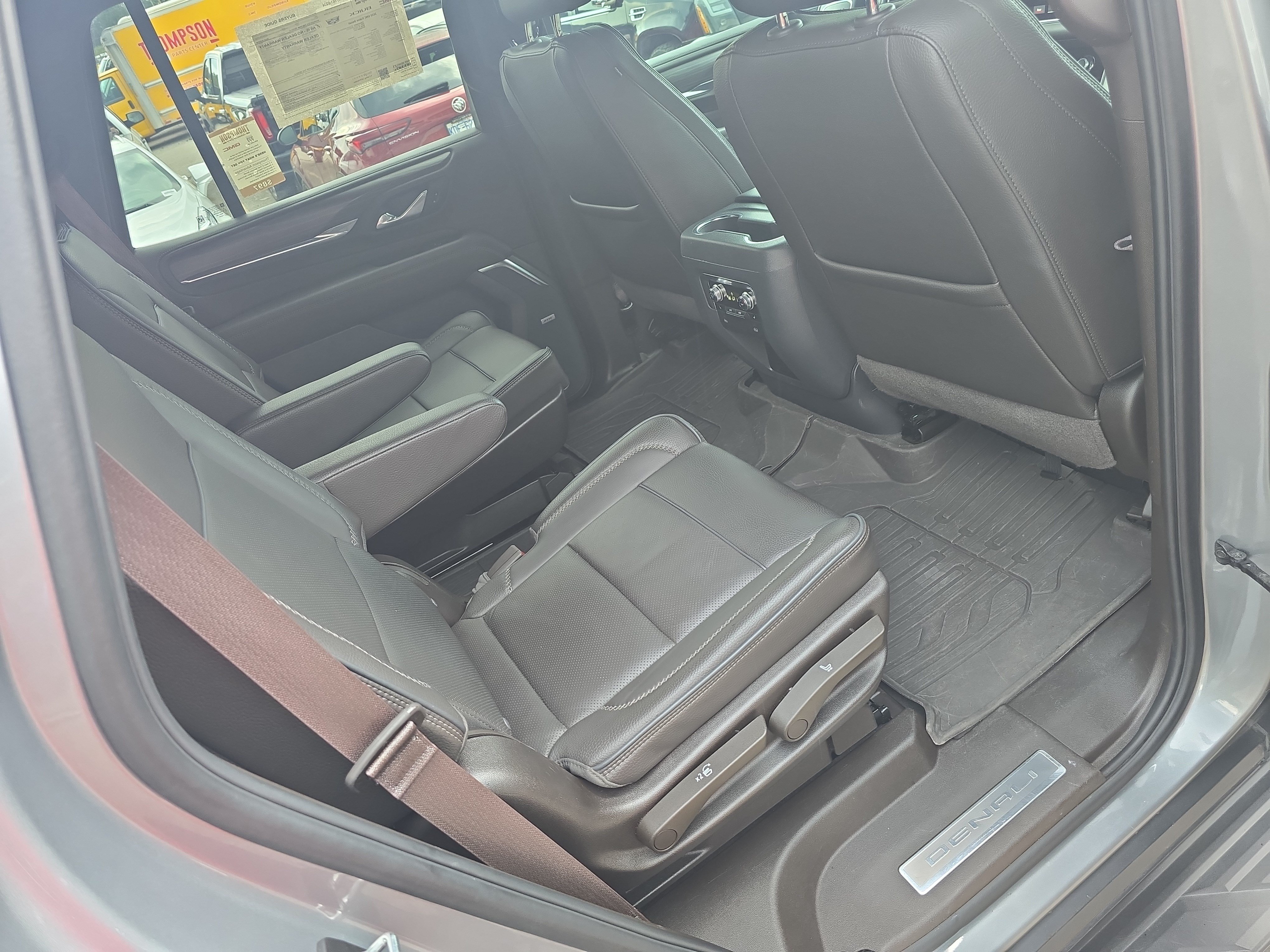 Used 2023 GMC Yukon Denali AWD/4WD image 11