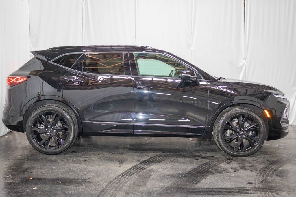 Certified 2024 Chevrolet Blazer RS w/ Driver Confidence II Package image 4