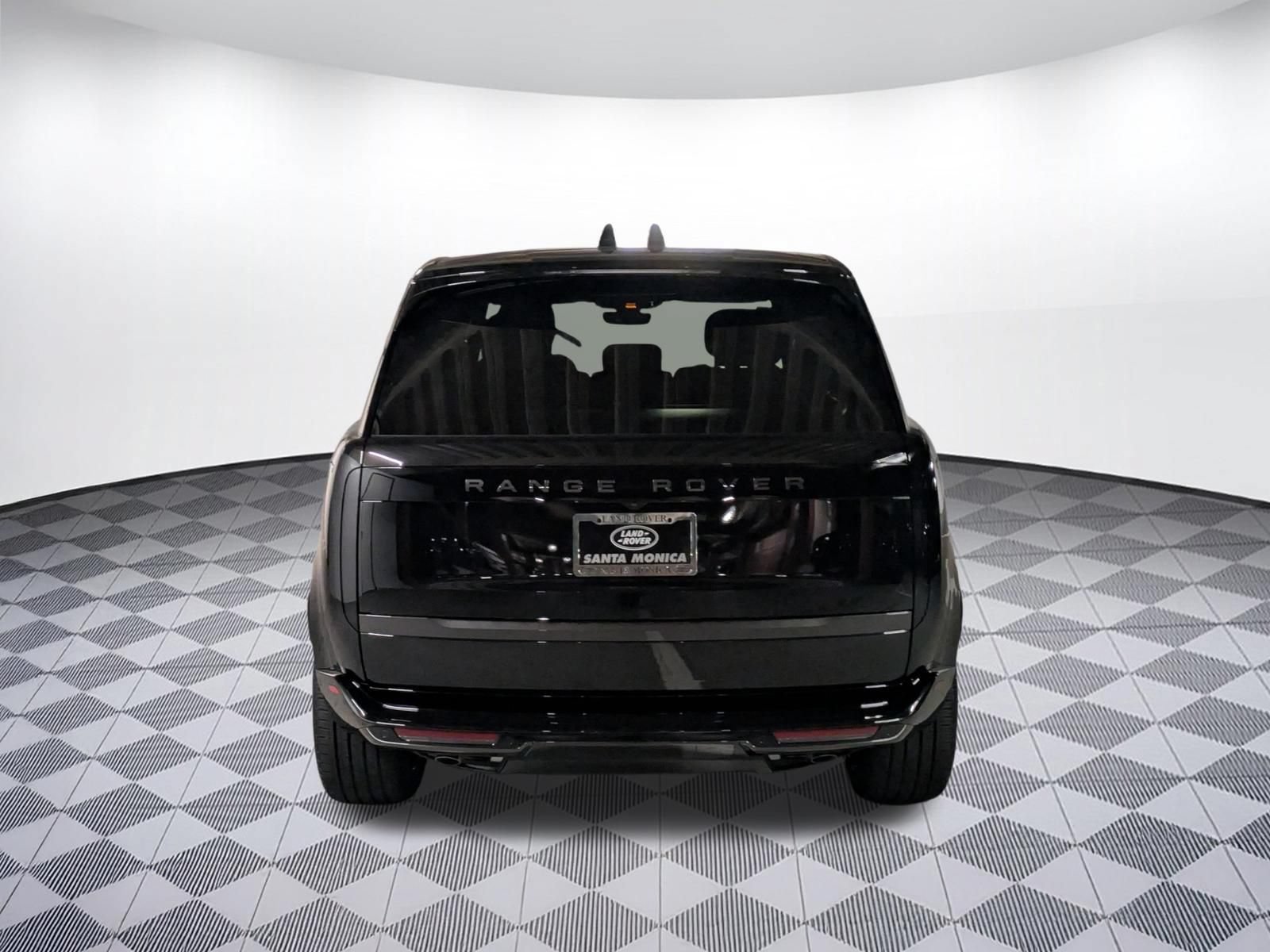 New 2026 Land Rover Range Rover Long Wheelbase SE AWD/4WD image 4