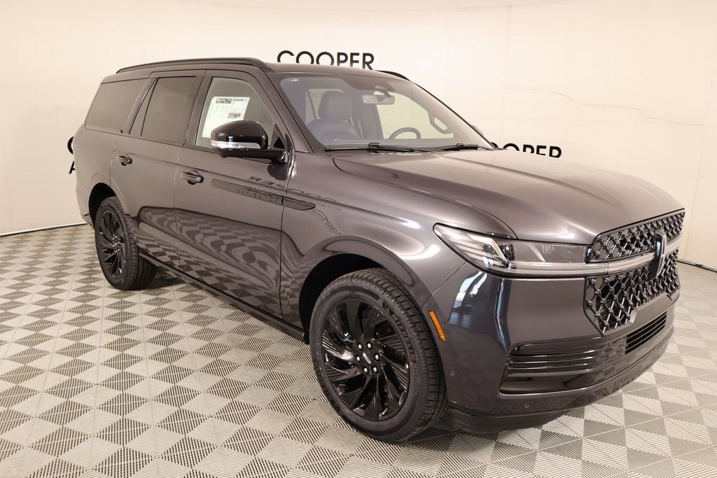 New 2025 Lincoln Navigator Reserve w/ Jet Appearance Package