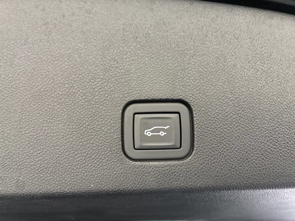 Used 2024 Cadillac XT6 Sport w/ LPO, Floor Liner Package AWD/4WD image 8