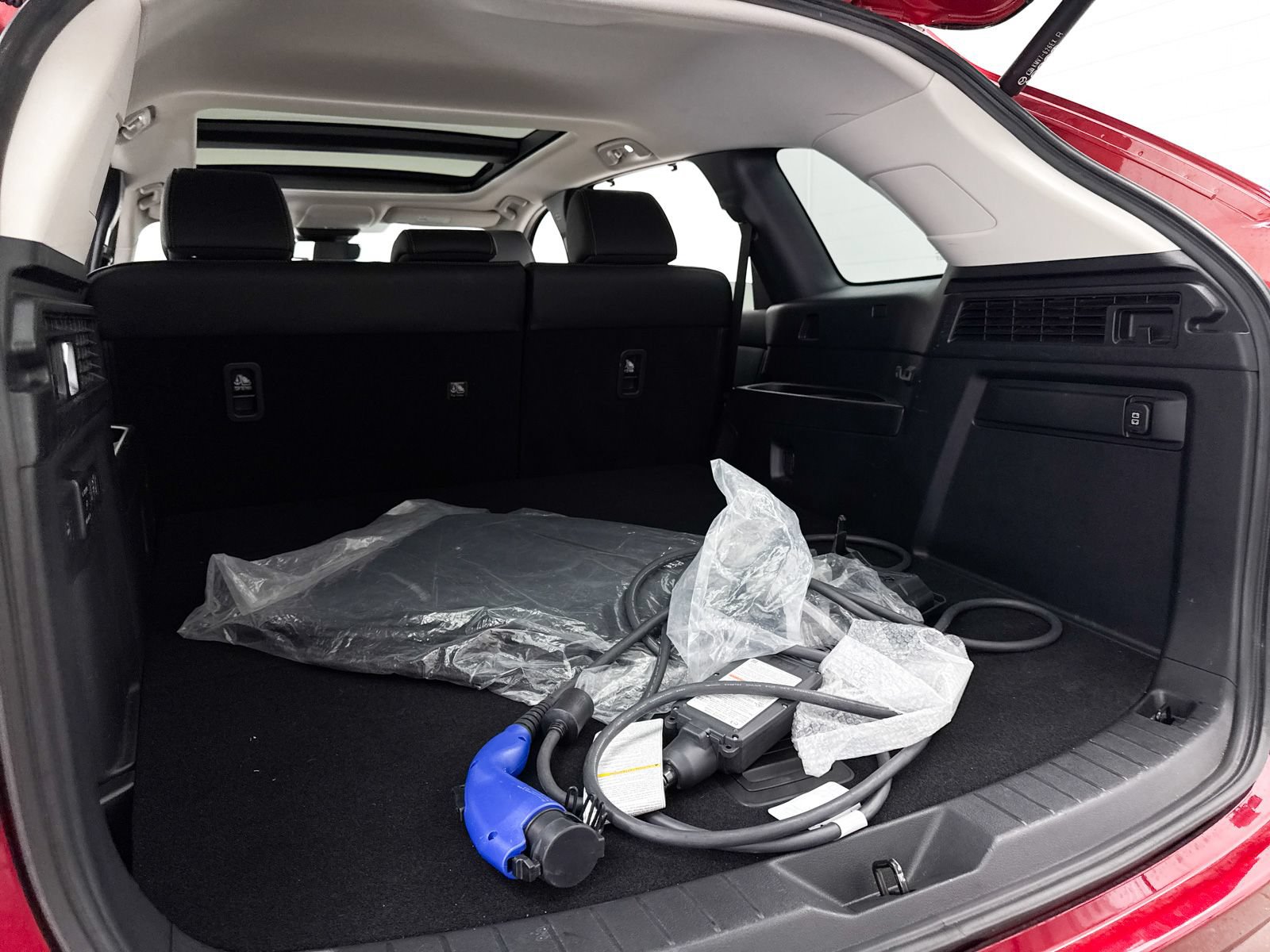 Certified 2025 MAZDA CX-70 Plug-In Hybrid w/ Premium Pkg AWD/4WD image 35