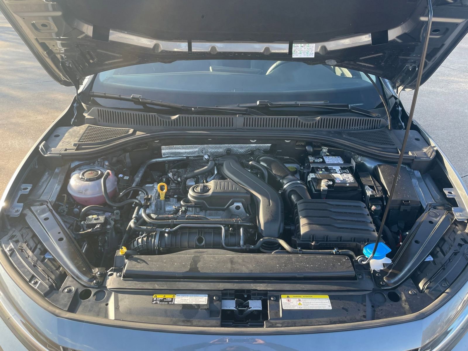 Used 2025 Volkswagen Jetta SE image 33