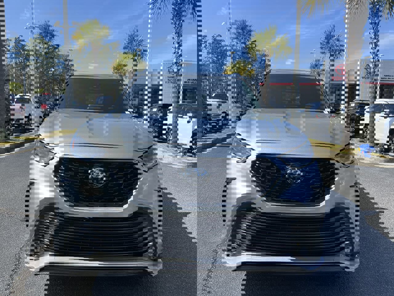 Used 2022 Toyota Highlander XSE image 3