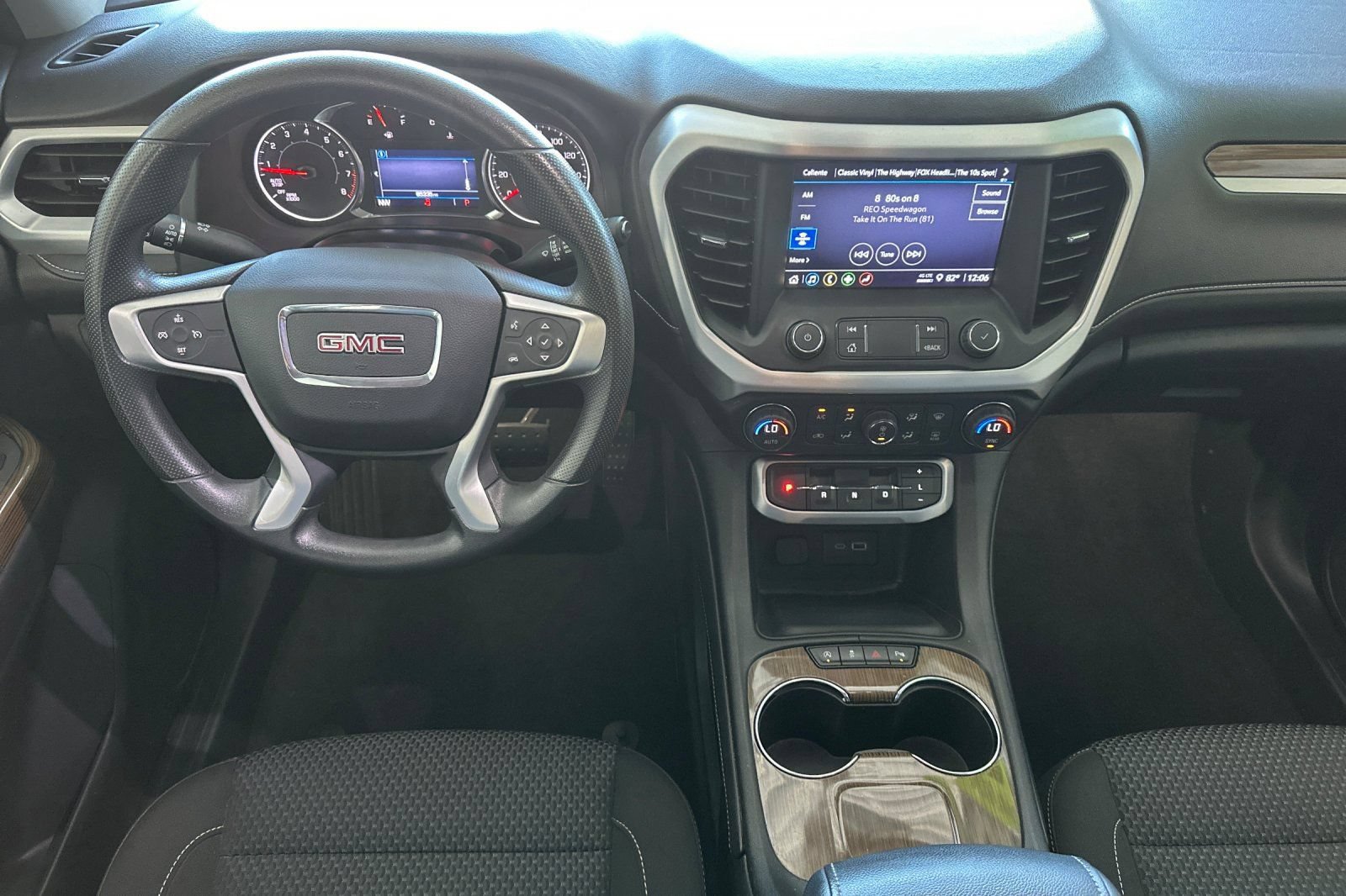 Used 2021 GMC Acadia SLE FWD image 16
