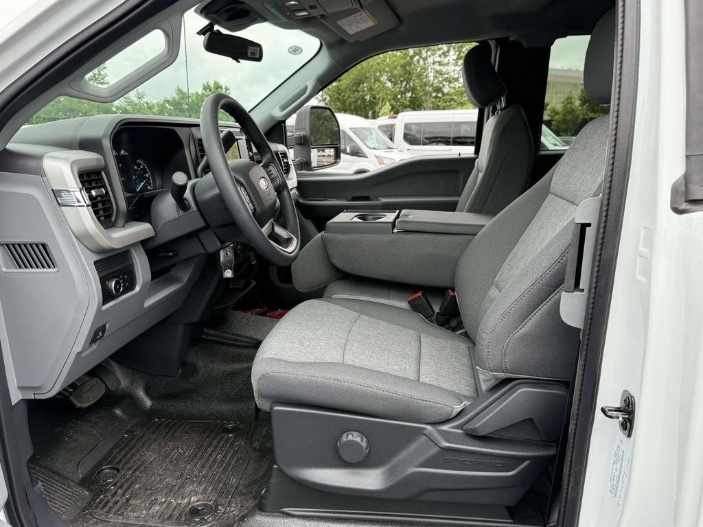 New 2026 Ford F550 4x4 Supercab Super Duty image 9