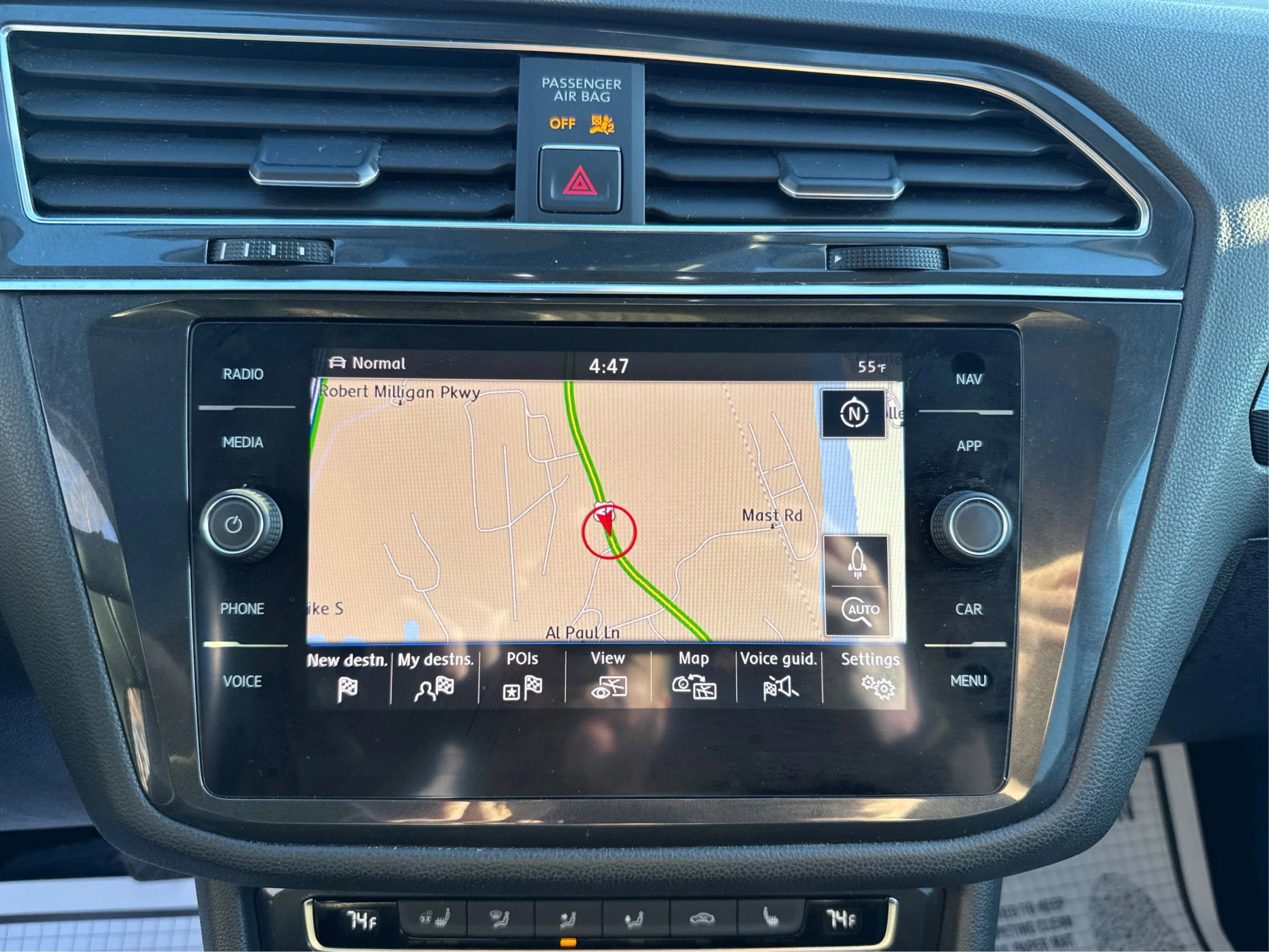 Used 2018 Volkswagen Tiguan SEL Premium image 25