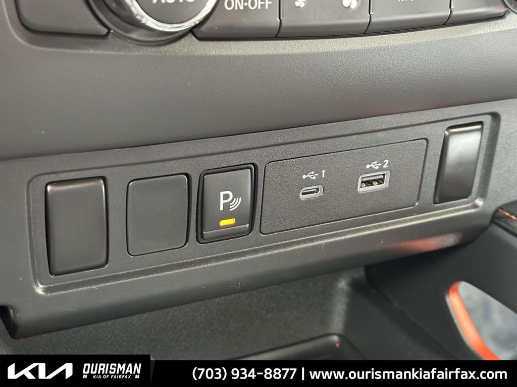 Used 2023 Nissan Frontier PRO-4X w/ Technology Package image 7