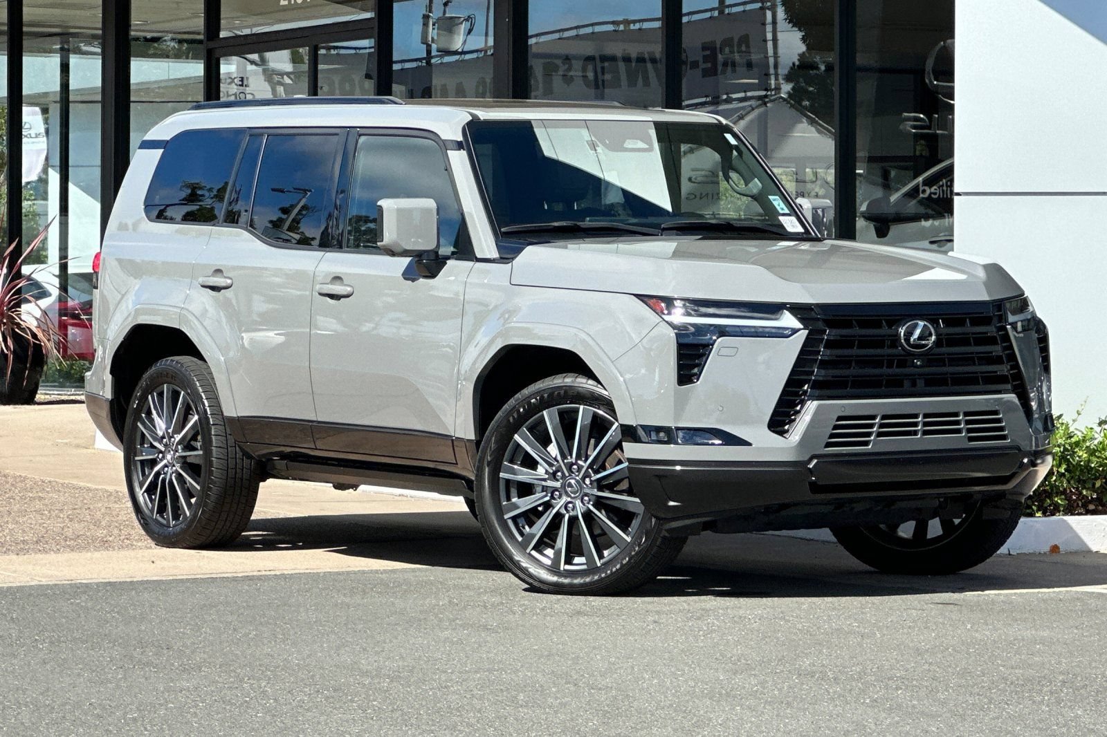 Certified 2024 Lexus GX 550 w/ Accessory Package (Z1) AWD/4WD image 2