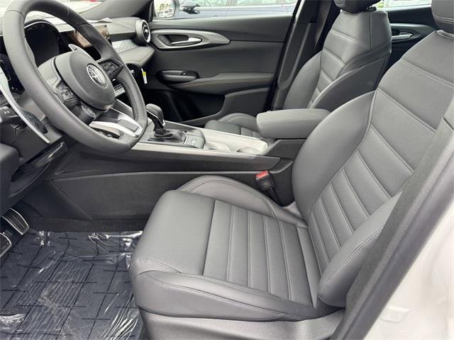 New 2025 Alfa Romeo Tonale w/ Premium Package image 14