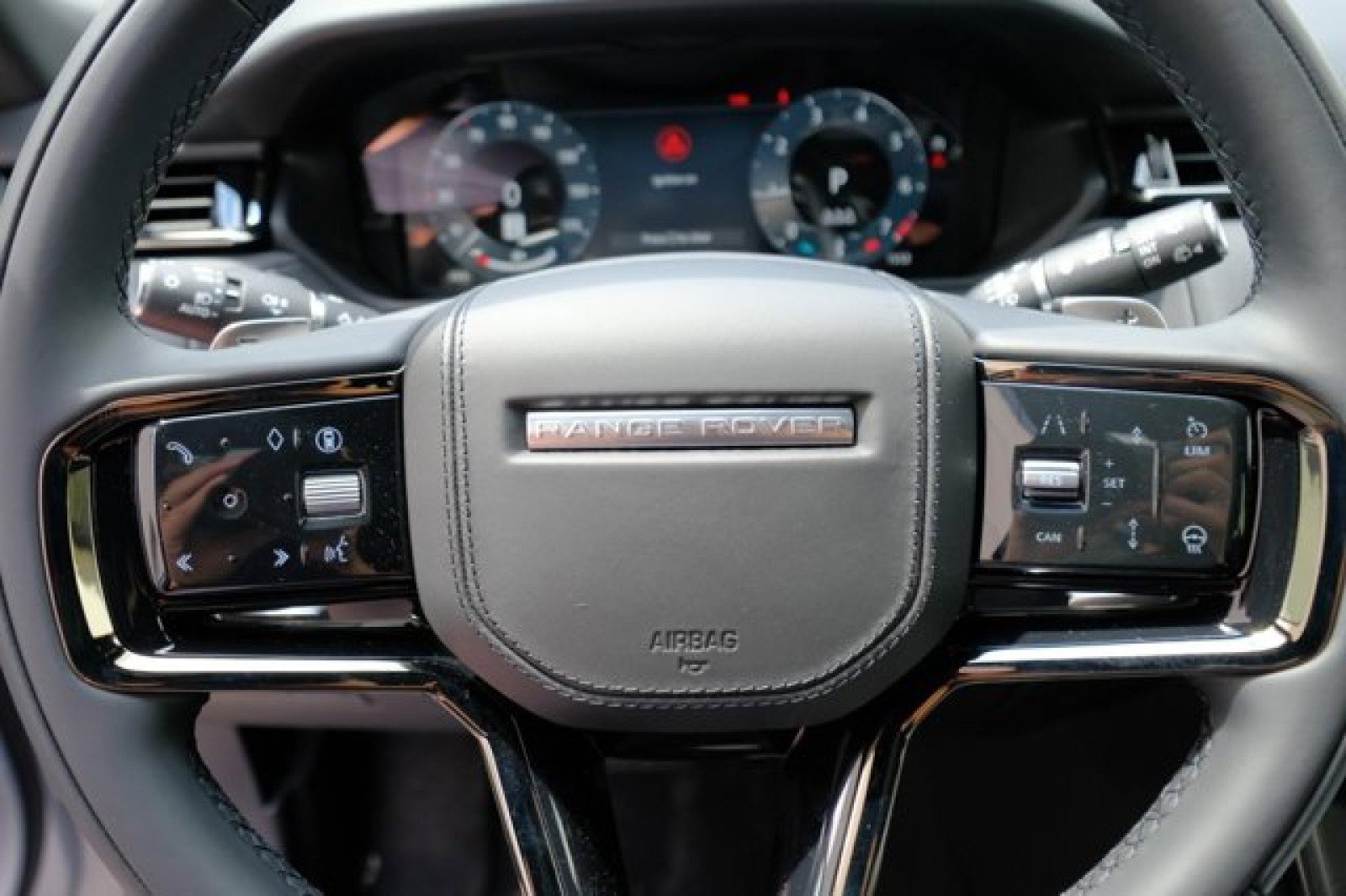 New 2025 Land Rover Range Rover Velar S image 27