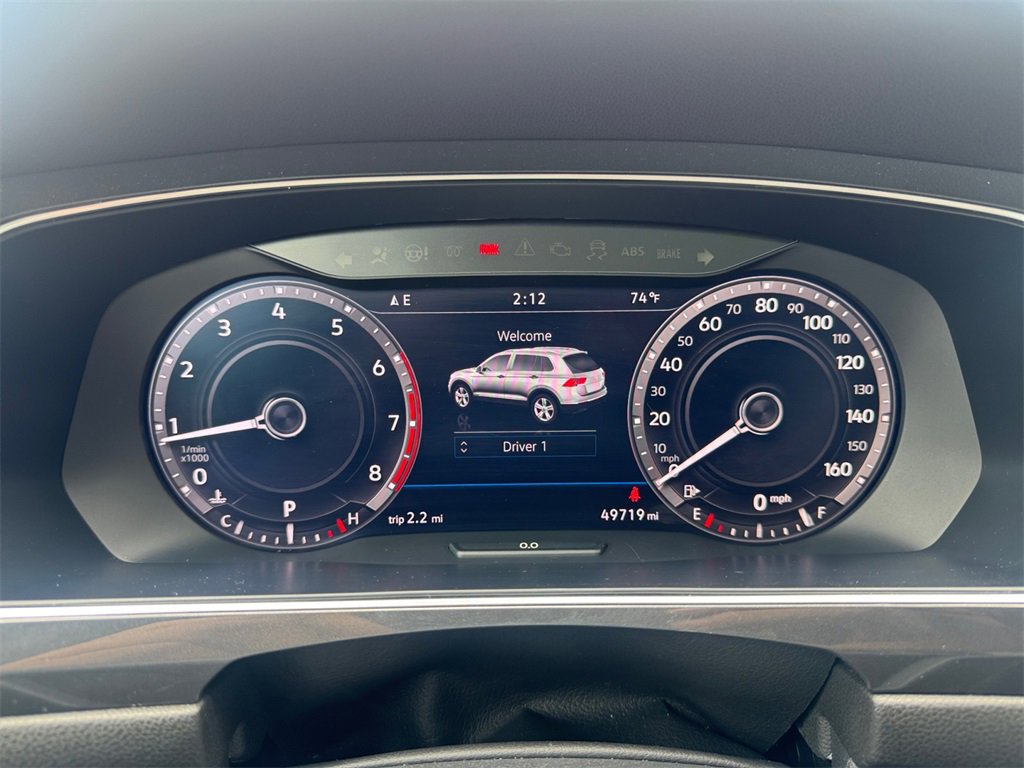 Used 2018 Volkswagen Tiguan SEL Premium image 16