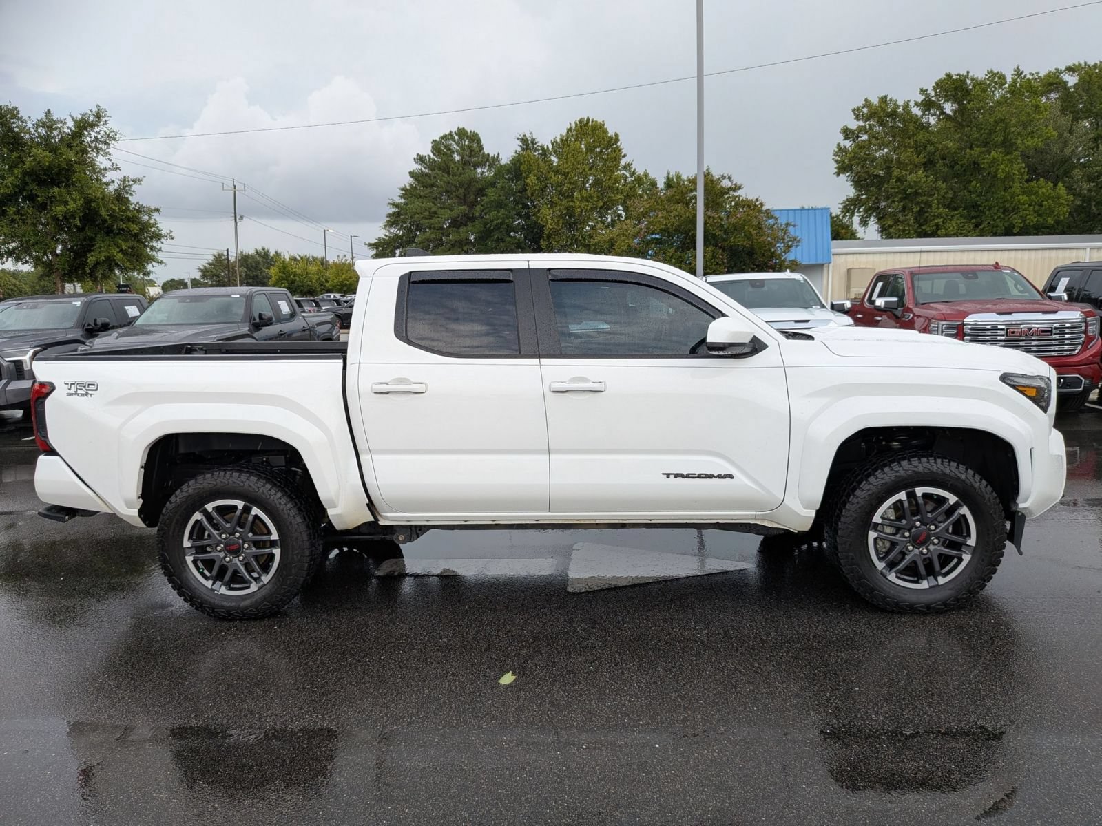 Used 2024 Toyota Tacoma TRD Sport AWD/4WD image 2