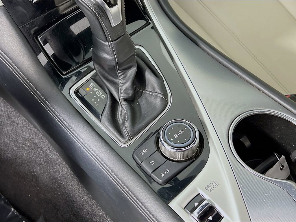 Used 2017 INFINITI Q60 w/ Cargo Package image 15