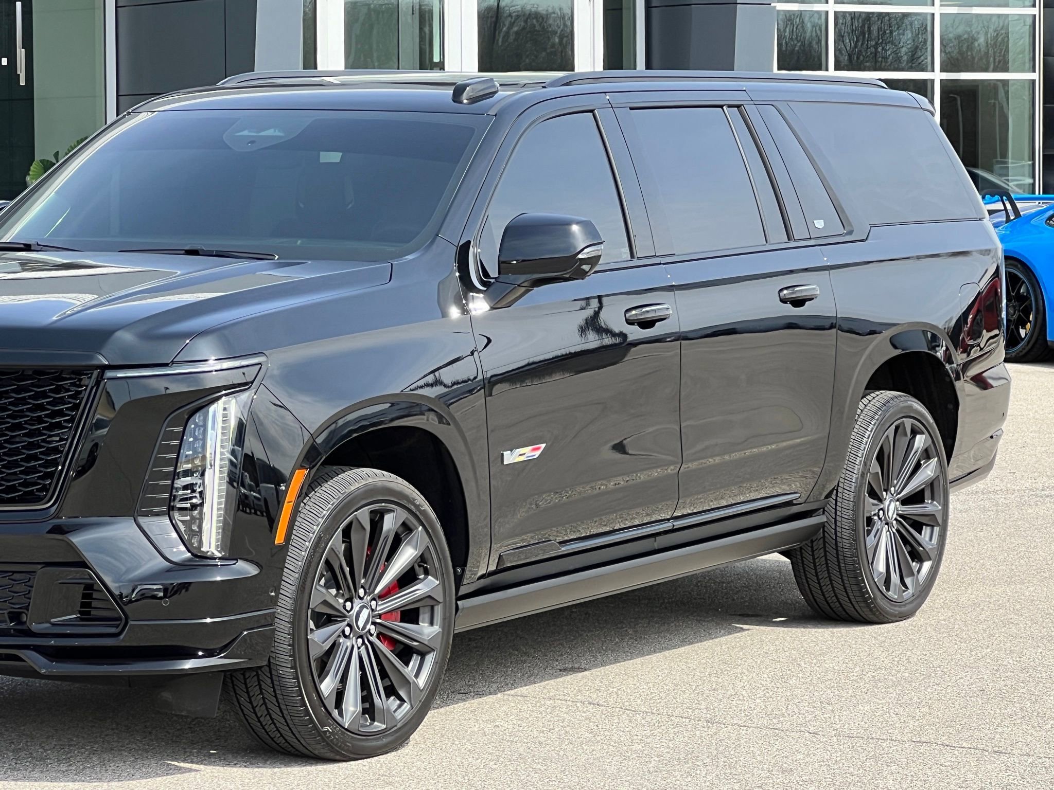 Used 2025 Cadillac Escalade ESV V image 12