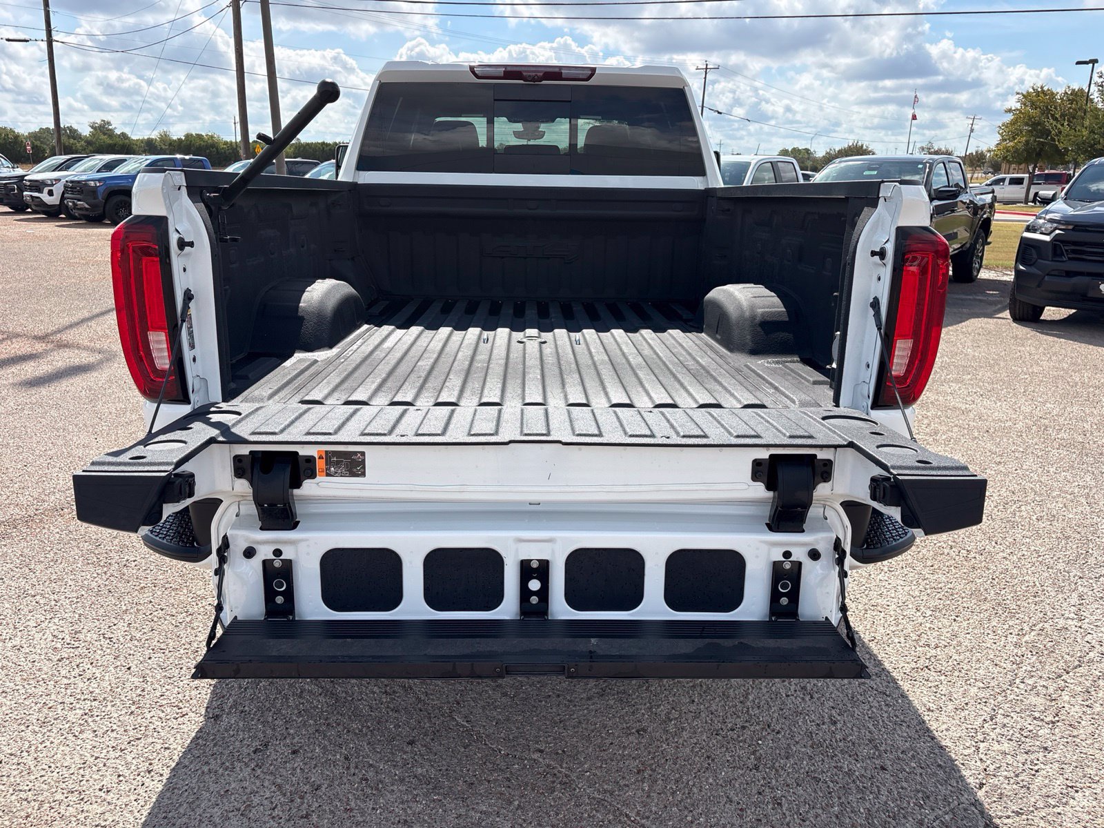 Used 2022 GMC Sierra 2500 AT4 w/ AT4 Premium Plus Package AWD/4WD image 36