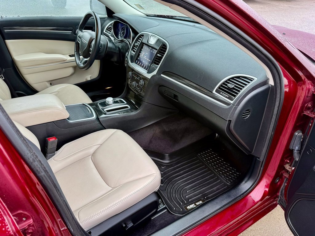 Used 2017 Chrysler 300 Limited w/ Value Package image 15