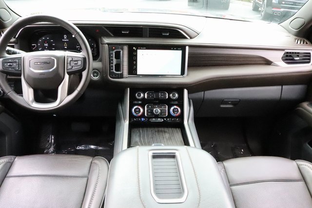 Used 2023 GMC Yukon Denali image 13
