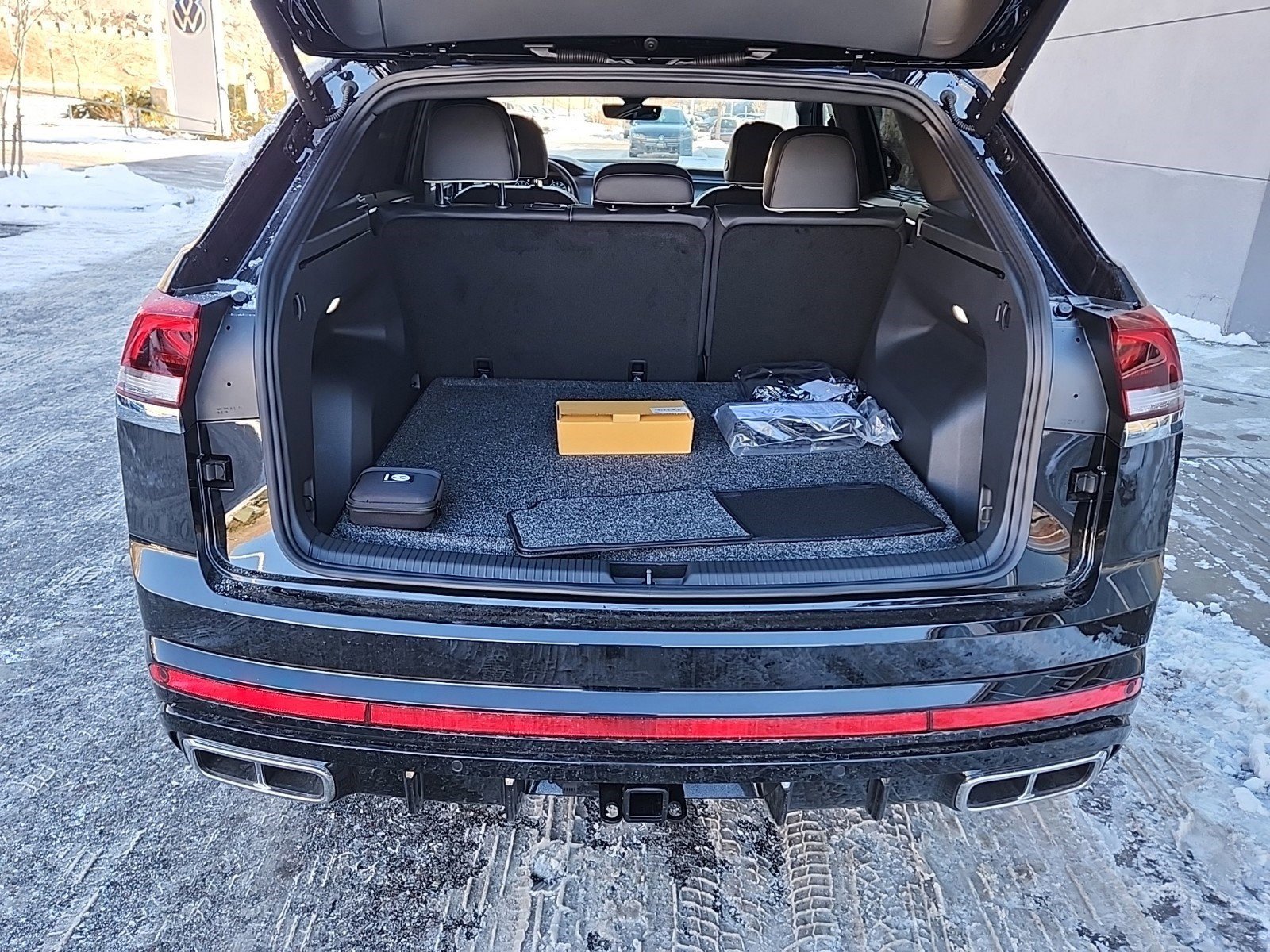 New 2025 Volkswagen Atlas Cross Sport SEL Premium R-Line image 16