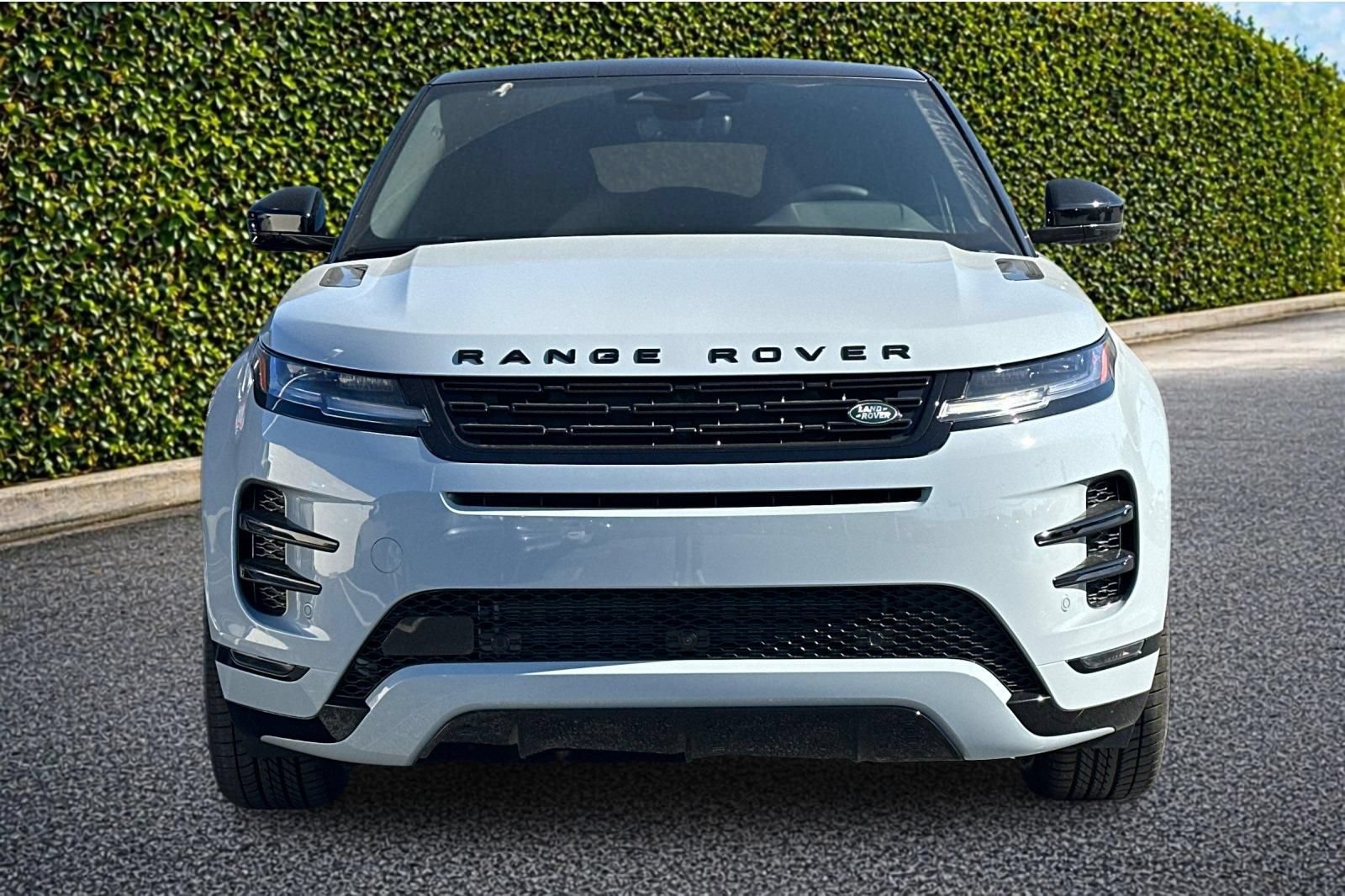 New 2026 Land Rover Range Rover Evoque Dynamic SE AWD/4WD image 9