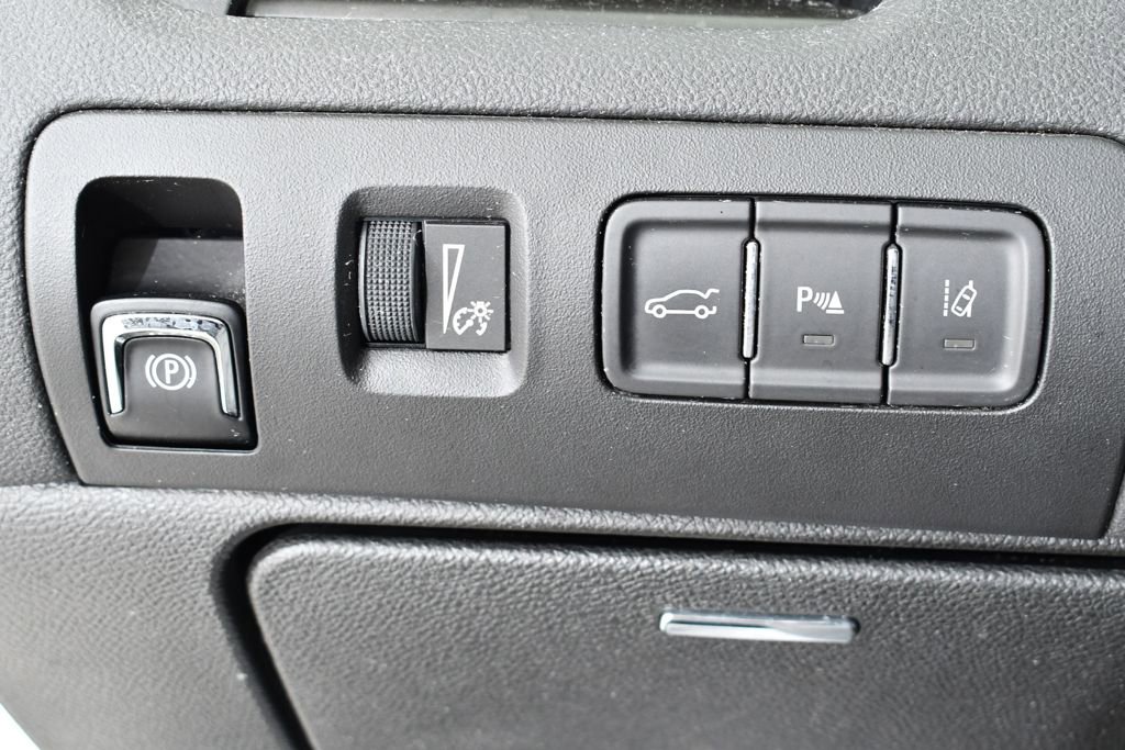 Used 2016 Chevrolet Impala LTZ FWD image 31