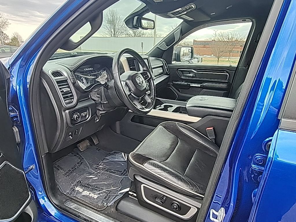 Used 2019 RAM 1500 Laramie w/ Sport Appearance Package image 9