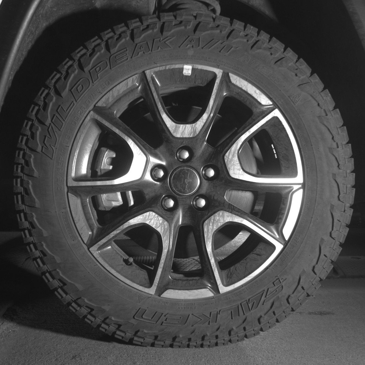 Used 2025 Jeep Compass Trailhawk image 12