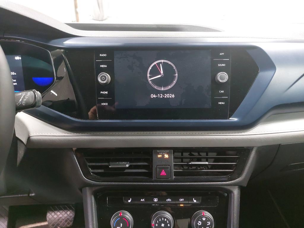 Used 2023 Volkswagen Taos SE w/ Panoramic Sunroof Package image 19