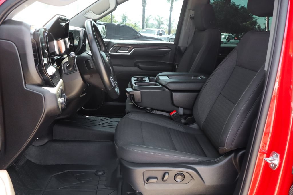 Used 2025 Chevrolet Silverado 1500 LT RWD image 14