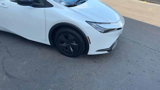 Used 2025 Toyota Prius LE FWD image 18