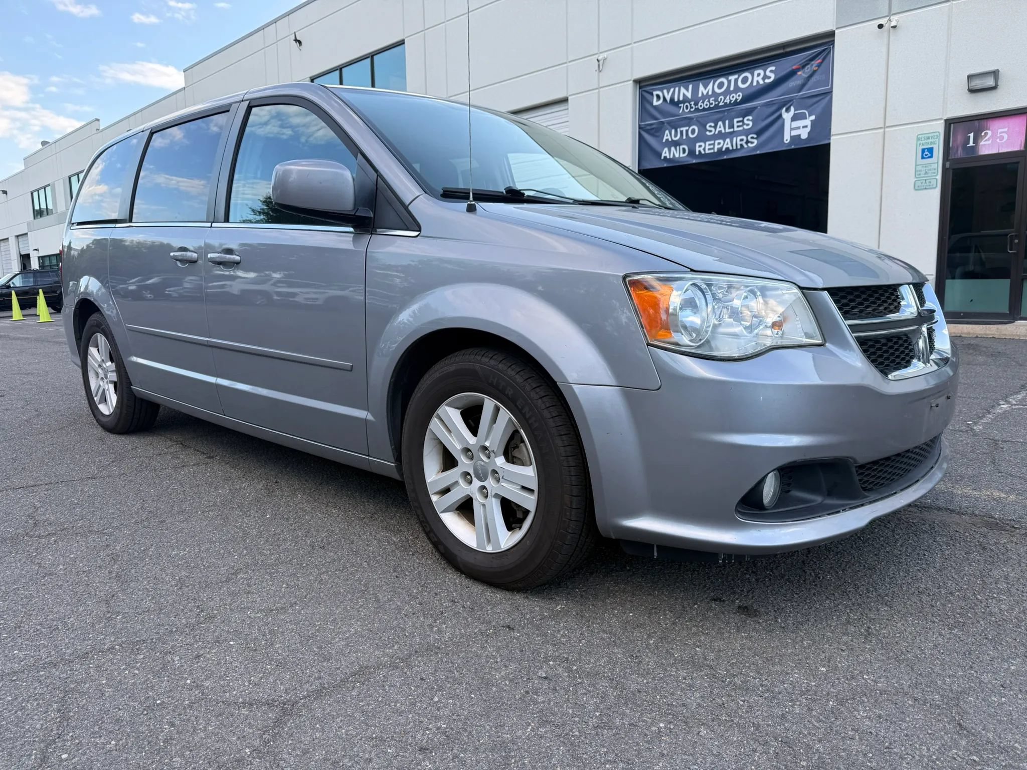 Used 2013 Dodge Grand Caravan Crew w/ Safety Sphere Group FWD image 2