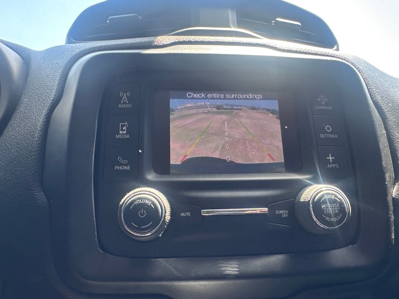 Used 2019 Jeep Renegade Latitude FWD image 40