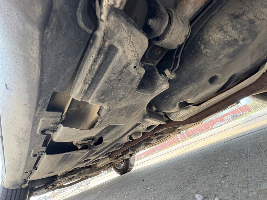 Used 2015 Jeep Renegade Latitude w/ Cold Weather Group II FWD image 32