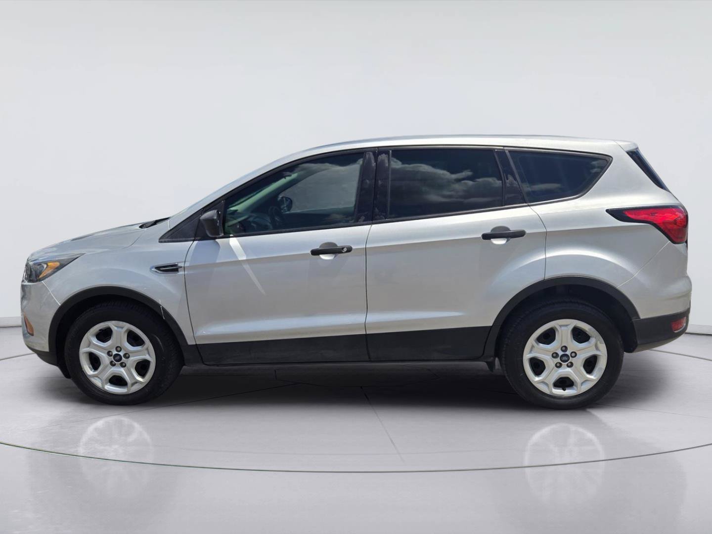 Used 2019 Ford Escape S FWD image 4
