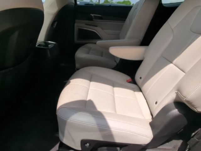 Used 2023 Kia Telluride EX w/ EX Captain's Chair Package AWD/4WD image 25
