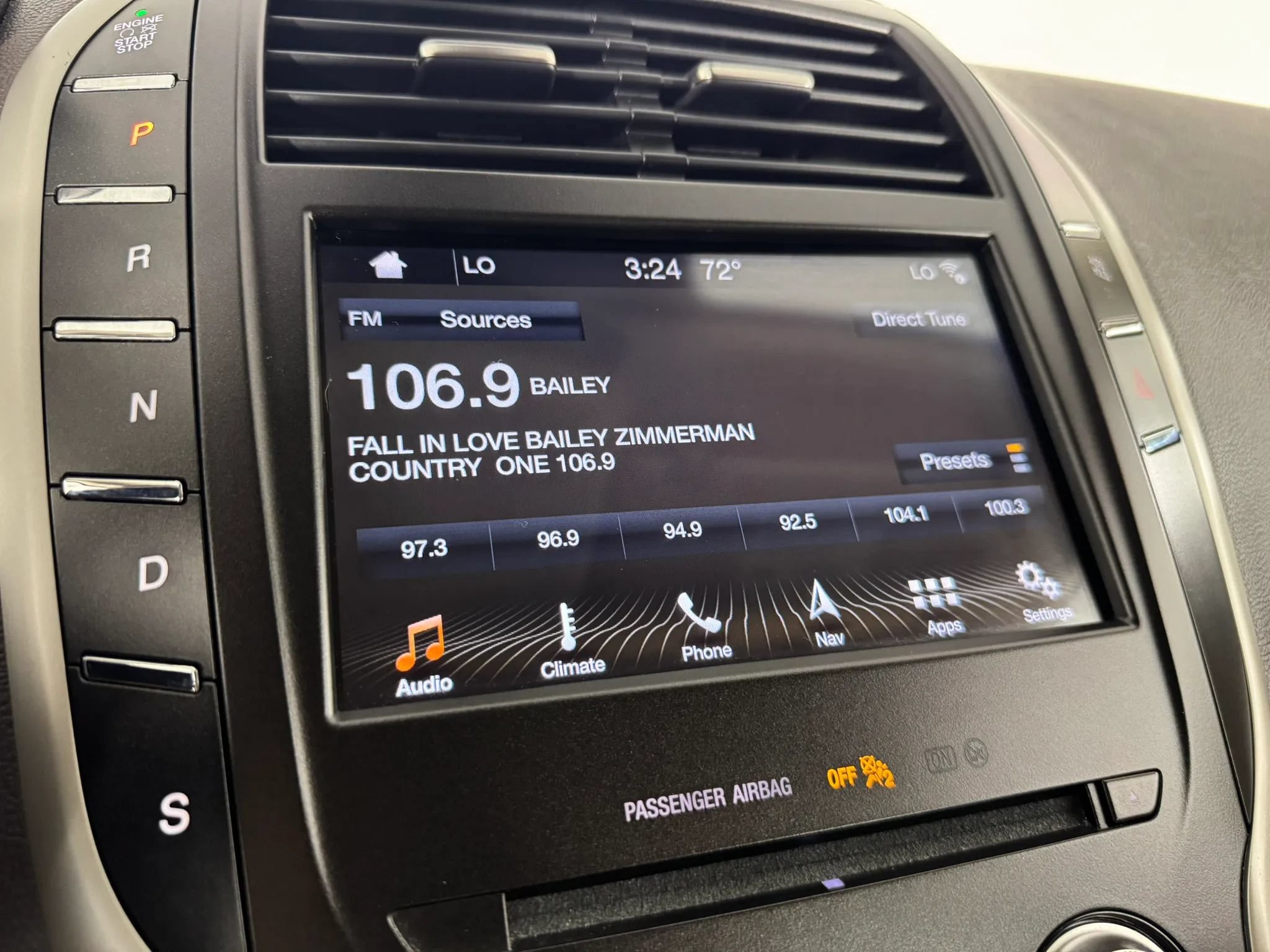 Used 2019 Lincoln MKC Select w/ Select Plus Package AWD/4WD image 19