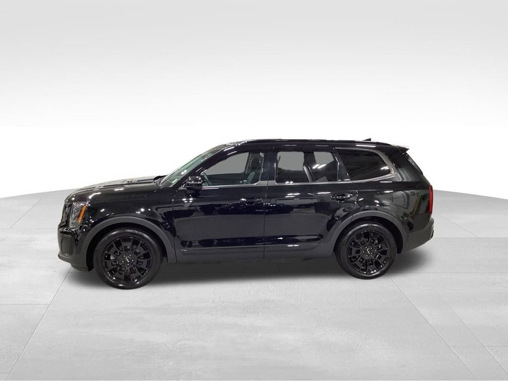 Used 2022 Kia Telluride SX w/ SX Prestige Package image 3