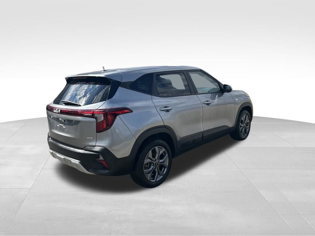 Used 2024 Kia Seltos LX image 5