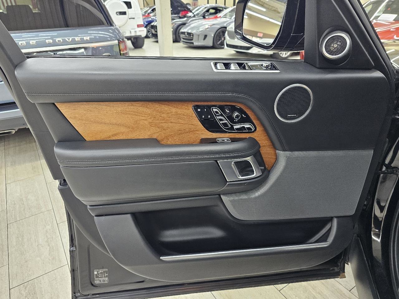 Used 2021 Land Rover Range Rover Long Wheelbase Autobiography image 37