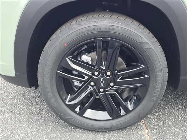 New 2026 Chevrolet Trax ACTIV w/ Sunroof Package FWD image 32