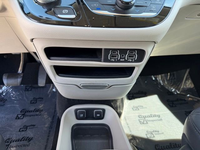 Used 2021 Chrysler Pacifica Touring-L image 19