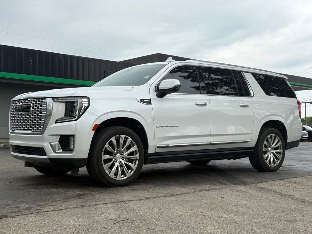 Used 2022 GMC Yukon XL Denali AWD/4WD image 7