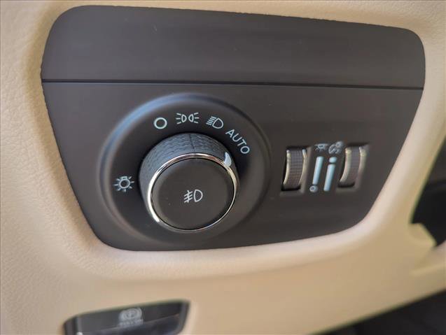 New 2026 Jeep Grand Cherokee L Limited RWD image 15