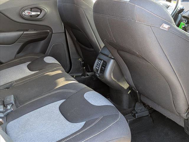 Used 2017 Jeep Cherokee Sport FWD image 18