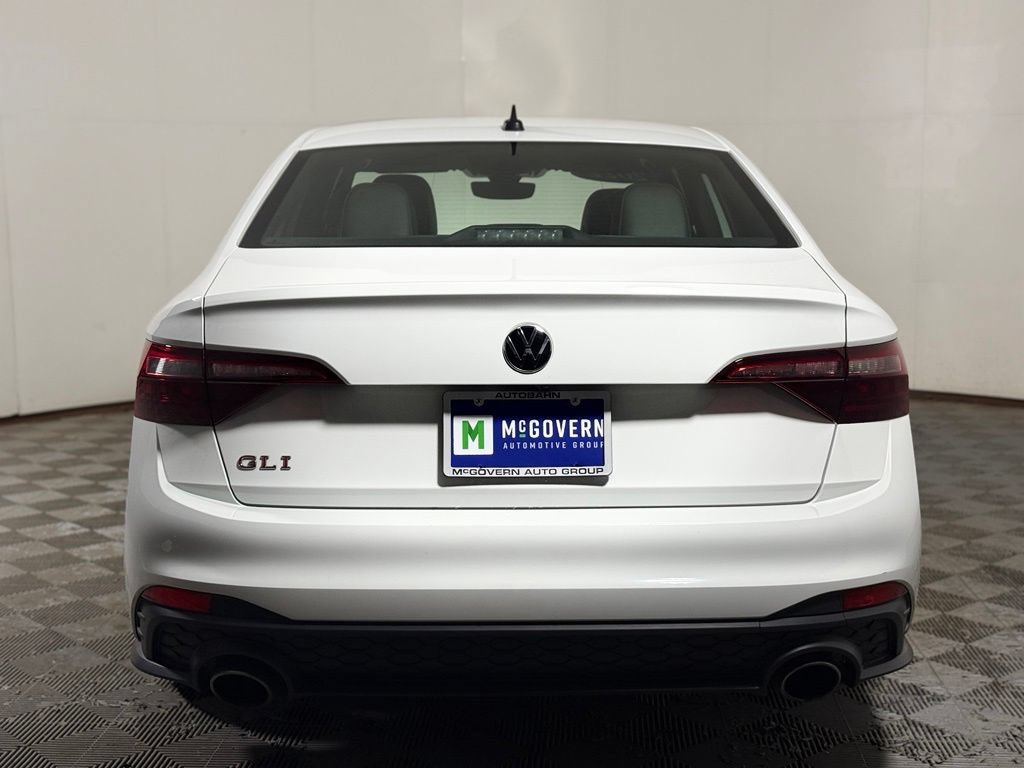 Used 2022 Volkswagen Jetta GLI Autobahn FWD image 5