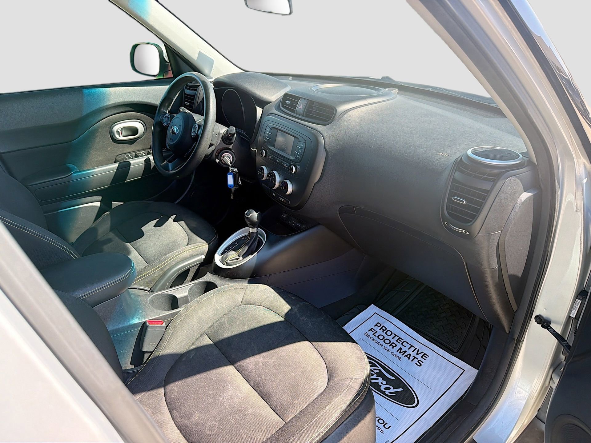 Used 2016 Kia Soul + image 28