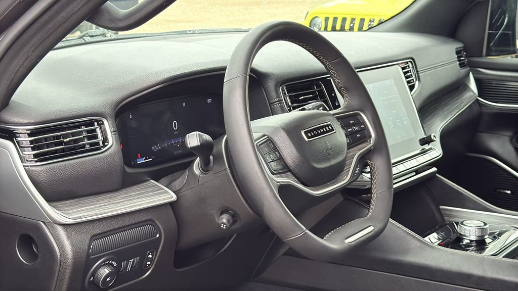 Used 2024 Jeep Wagoneer Series II w/ Flexible Seating Group RWD image 9